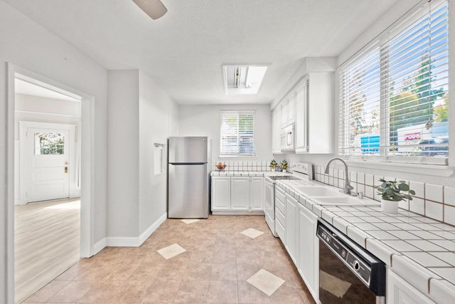 9190 Old State Hwy, Newcastle, CA 95658