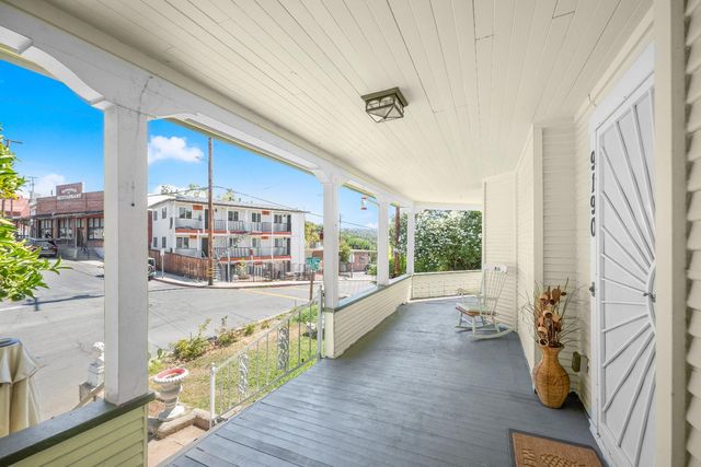 9190 Old State Hwy, Newcastle, CA 95658