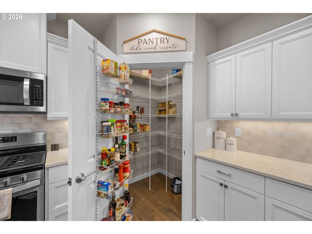 832 SAND PINES Ave, Sutherlin, OR 97479