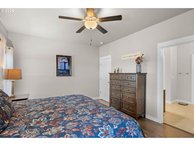 832 SAND PINES Ave, Sutherlin, OR 97479