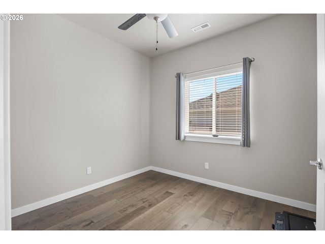 832 SAND PINES Ave, Sutherlin, OR 97479