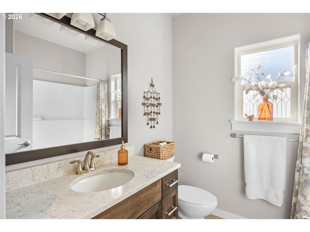 832 SAND PINES Ave, Sutherlin, OR 97479