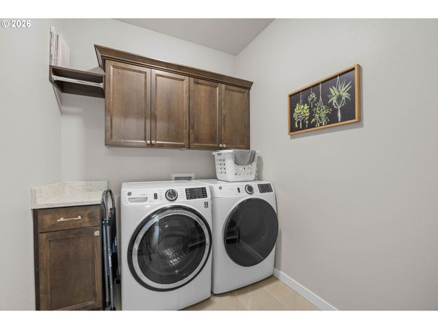 832 SAND PINES Ave, Sutherlin, OR 97479