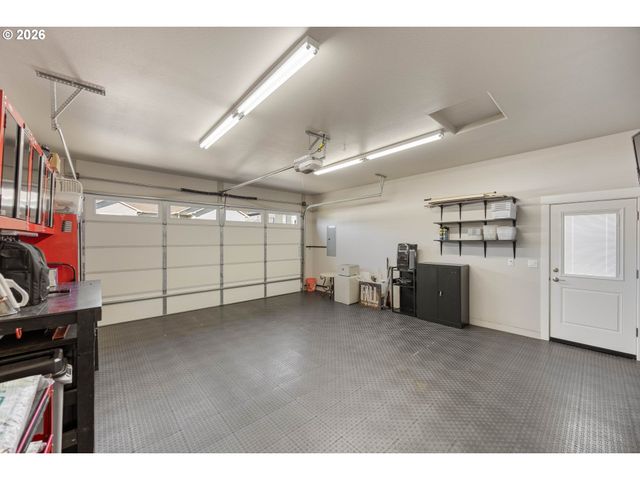 832 SAND PINES Ave, Sutherlin, OR 97479