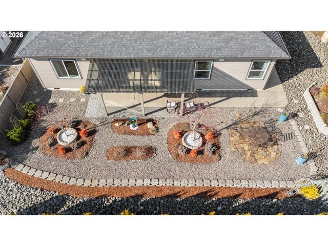 832 SAND PINES Ave, Sutherlin, OR 97479