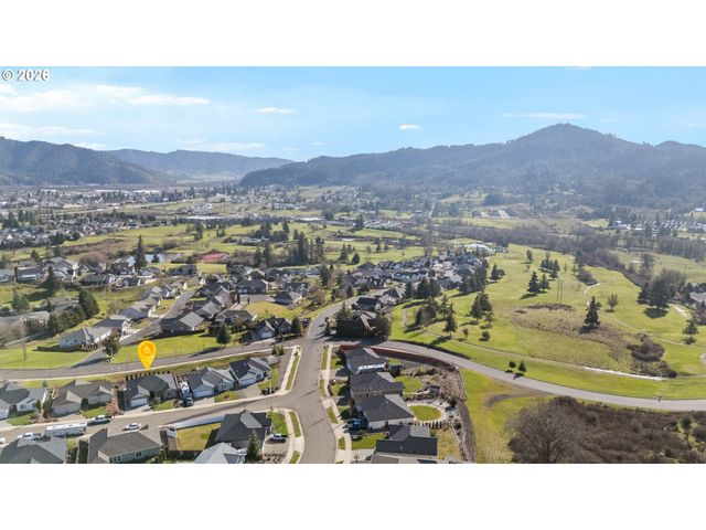 832 SAND PINES Ave, Sutherlin, OR 97479