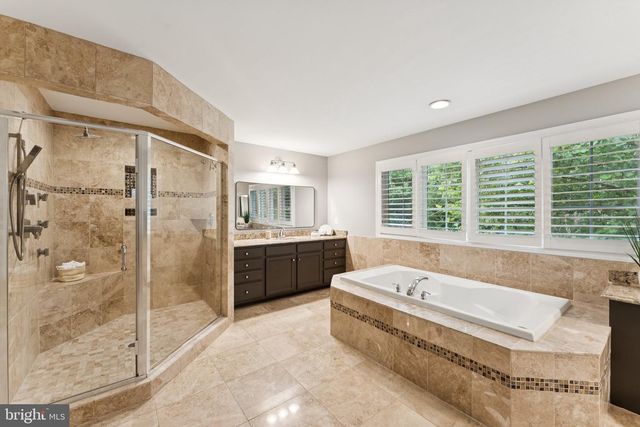 7351 NICOLE MARIE CT, Mclean, VA 22101