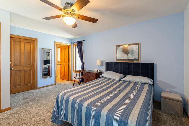 2190 HIDDEN CREEK ROAD, Neenah, WI 54956