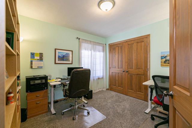 2190 HIDDEN CREEK ROAD, Neenah, WI 54956