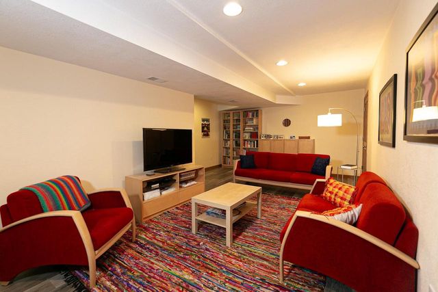 2190 HIDDEN CREEK ROAD, Neenah, WI 54956