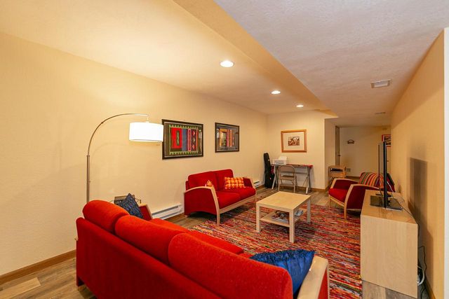 2190 HIDDEN CREEK ROAD, Neenah, WI 54956