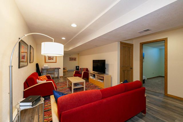 2190 HIDDEN CREEK ROAD, Neenah, WI 54956