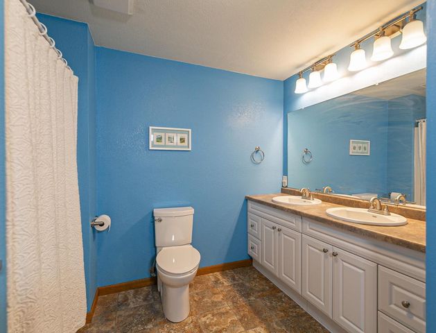 2190 HIDDEN CREEK ROAD, Neenah, WI 54956