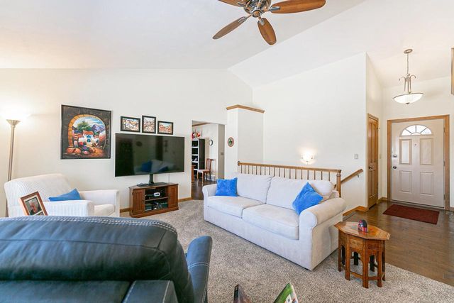 2190 HIDDEN CREEK ROAD, Neenah, WI 54956