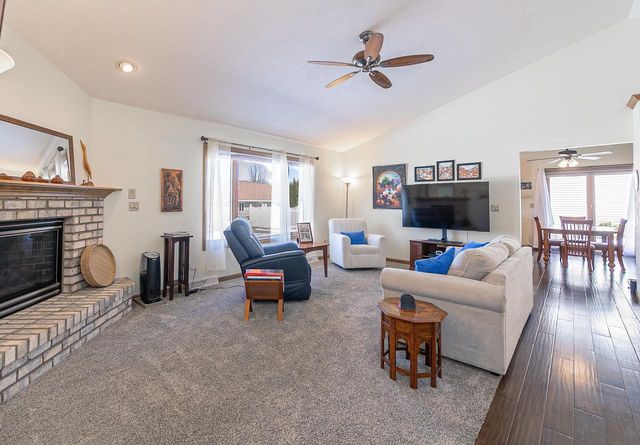 2190 HIDDEN CREEK ROAD, Neenah, WI 54956