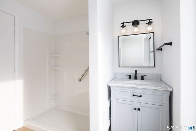 72 North Elm Street APT 2A, North Canaan, CT 06018