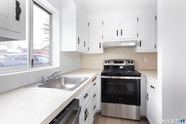 72 North Elm Street APT 2A, North Canaan, CT 06018