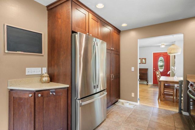 5325 Oak Crest Place, Madison, WI 53705