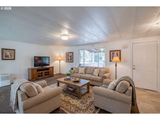 42069 CUT OFF Dr, Lebanon, OR 97355