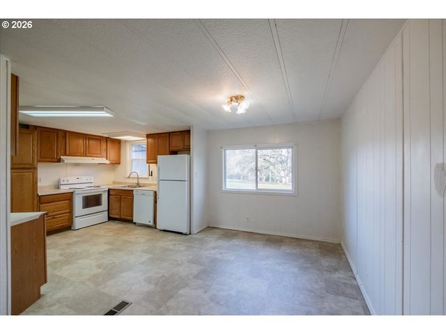 42069 CUT OFF Dr, Lebanon, OR 97355