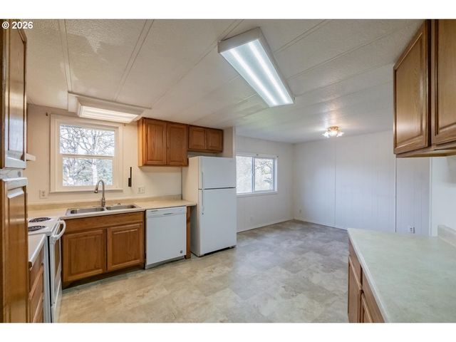 42069 CUT OFF Dr, Lebanon, OR 97355