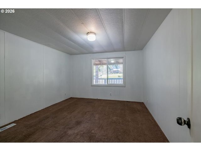 42069 CUT OFF Dr, Lebanon, OR 97355