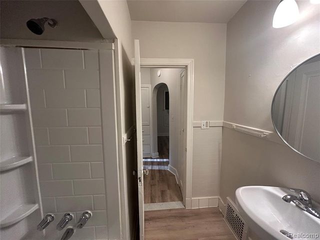 4401 Buckingham Avenue, Detroit, MI 48224