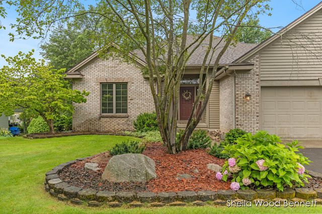 7023 Camelback Drive, Rockford, MI 49341