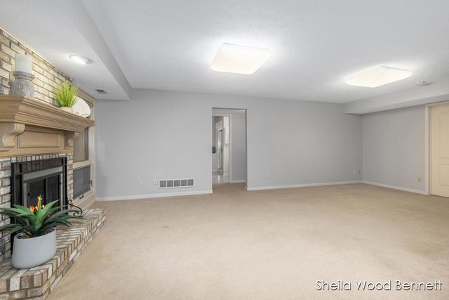 7023 Camelback Drive, Rockford, MI 49341