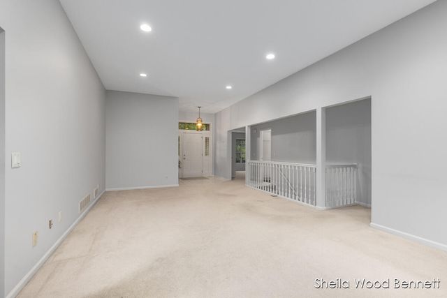 7023 Camelback Drive, Rockford, MI 49341