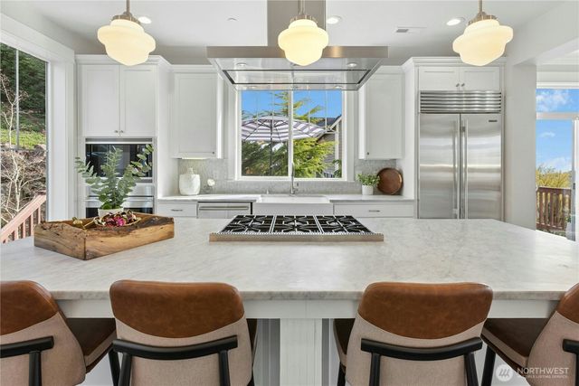 7098 170Th Avenue SE, Bellevue, WA 98006