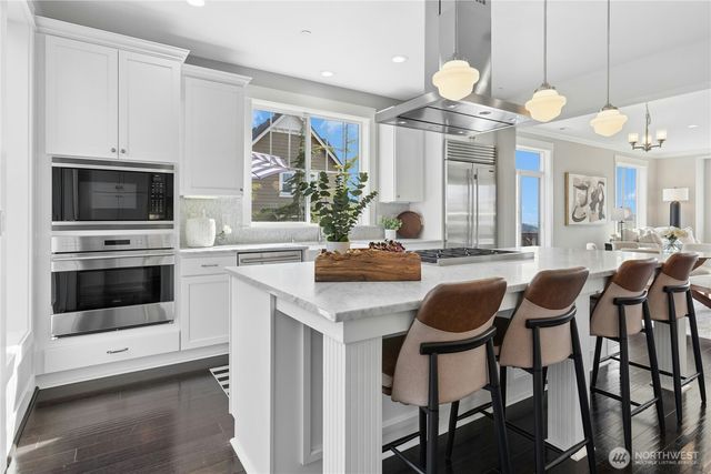 7098 170Th Avenue SE, Bellevue, WA 98006