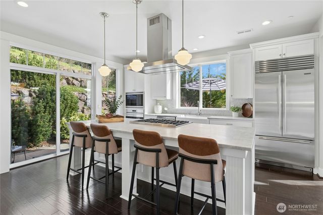 7098 170Th Avenue SE, Bellevue, WA 98006