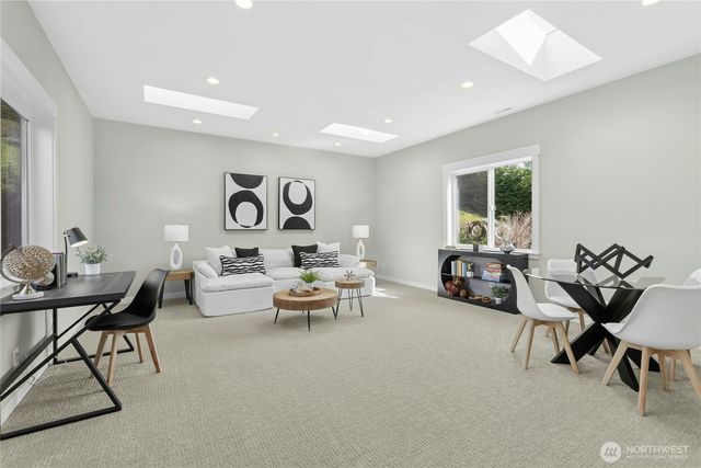 7098 170Th Avenue SE, Bellevue, WA 98006