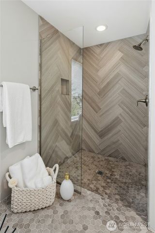 7098 170Th Avenue SE, Bellevue, WA 98006