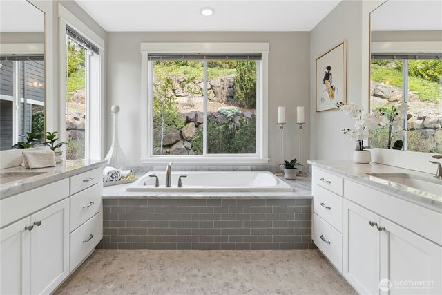 7098 170Th Avenue SE, Bellevue, WA 98006