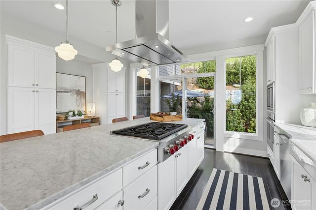 7098 170Th Avenue SE, Bellevue, WA 98006