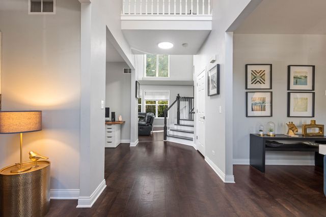 517 Meadowwood Lane, Oswego, IL 60543