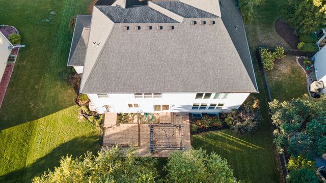 517 Meadowwood Lane, Oswego, IL 60543