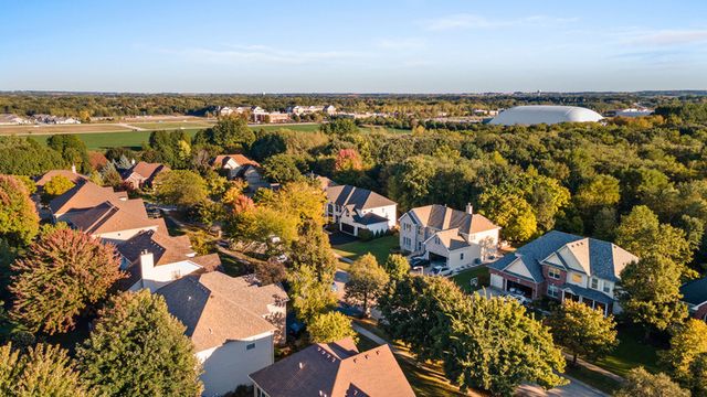 517 Meadowwood Lane, Oswego, IL 60543