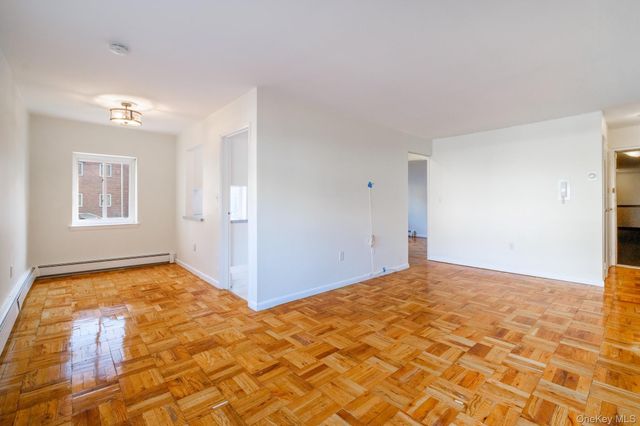 838 Pelhamdale Avenue 1I, New Rochelle, NY 10801