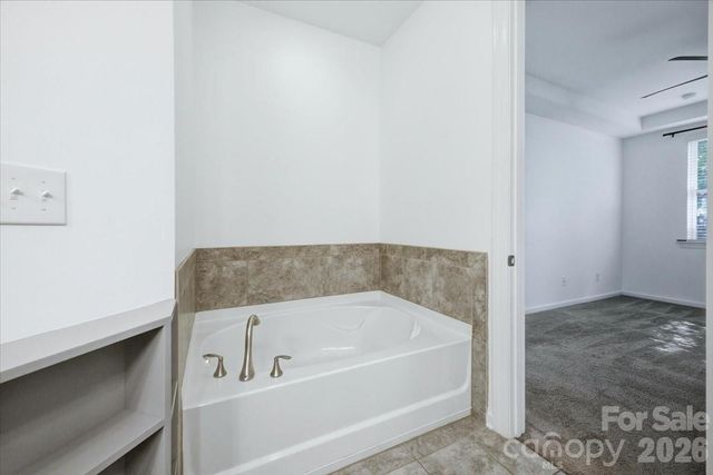 5618 Stonewells Drive, Charlotte, NC 28278