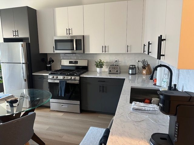 3204 N Clifton Avenue 411, Chicago, IL 60657