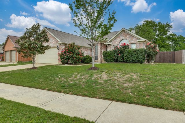 5673 Rockport Lane, Haltom City, TX 76137