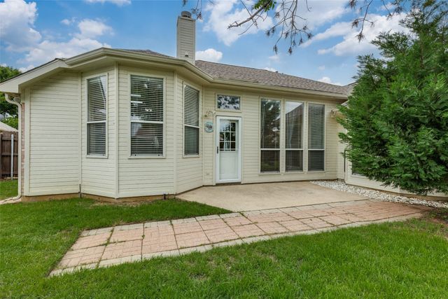 5673 Rockport Lane, Haltom City, TX 76137