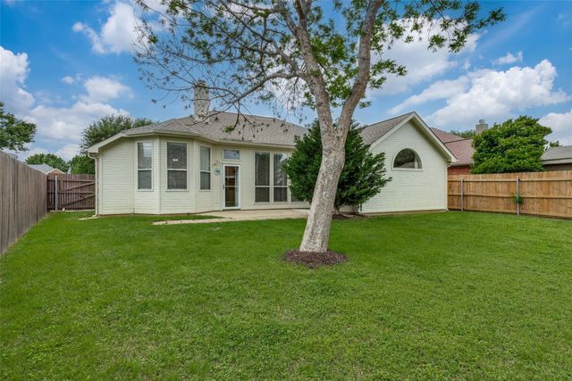 5673 Rockport Lane, Haltom City, TX 76137