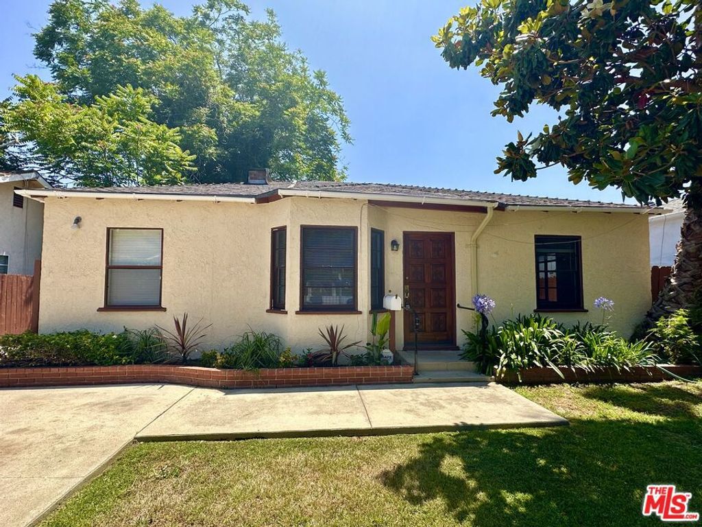4608 Saloma Avenue, Sherman Oaks, CA 91403