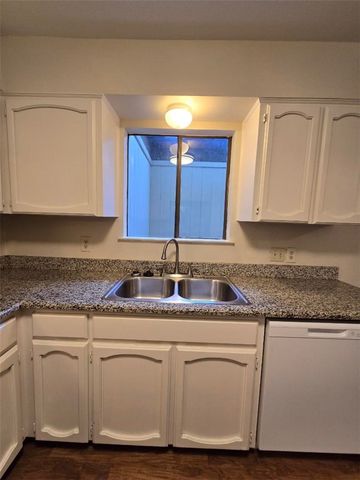 5166 Middlecoff Road B, Corpus Christi, TX 78413