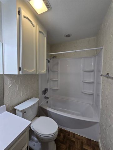 5166 Middlecoff Road B, Corpus Christi, TX 78413