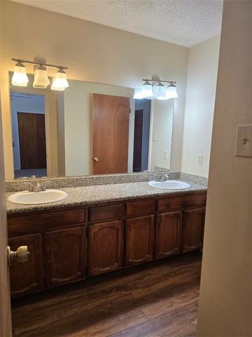 5166 Middlecoff Road B, Corpus Christi, TX 78413